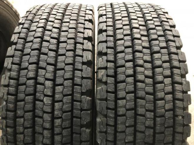 BS W900 再生タイヤ 245/70R19.5 2本